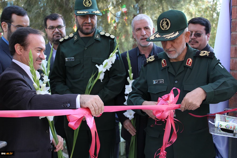 مراسم افتتاح ساخت یادمان شهید گمنام دانشگاه فنی و حرفه  ای استان همدان برگزار شد