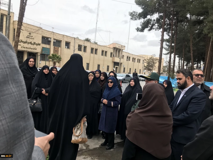 در آستانه فرا رسیدن چهلمین سالگرد پیروزی انقلاب اسلامی ایران دکتر نظری (مشاور وزیر کشور) و دکتر مدنی/ از غرفه دانشکده فنی و حرفه ای دختران زاهدان بازدید   5