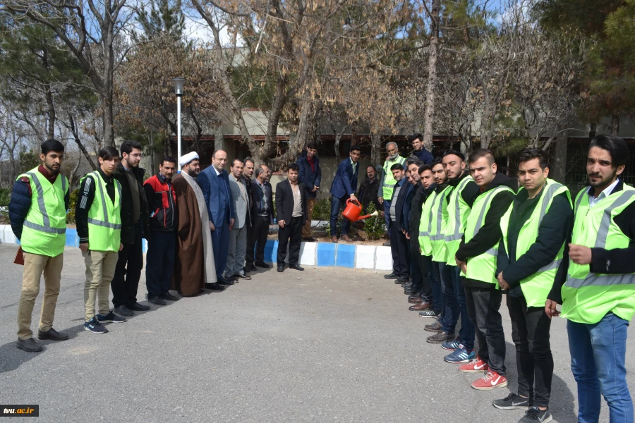 در راستای شعار هر دانشجو یک درخت در مراکز دانشگاه فنی و حرفه ای استان آذربایجان شرقی رخ داد
"آیین کاشت نهال به مناسبت روز درختکاری " 2