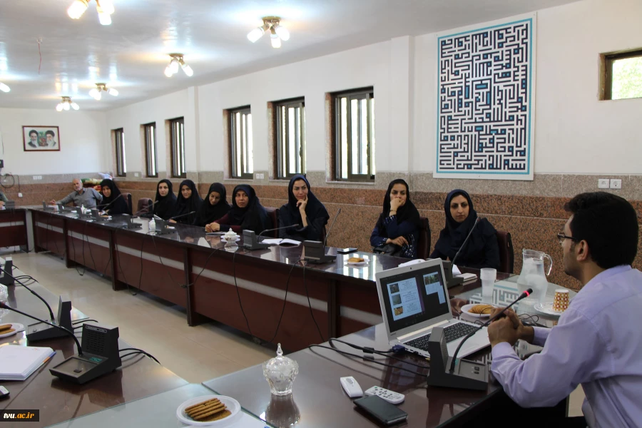 کارگاه آموزشی طب سنتی فرصتها و چالش ها در سالن جلسات آموزشکده دختران نجف آباد برگزار گردید 6