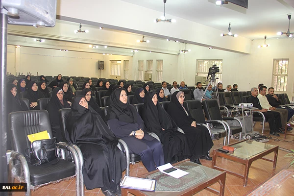 تجلیل از مقام والای کارمند در دانشکده فنی و حرفه ای دختران تهران ولی عصر(عج) 2