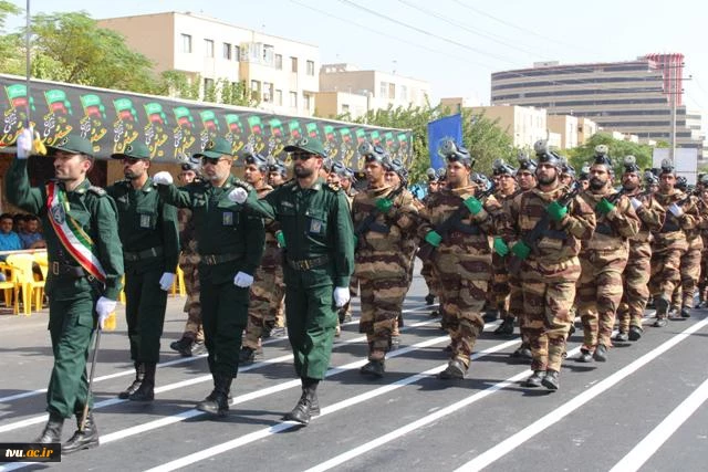 حضور جناب آقای دکتر رضا نقدی سرپرست دانشگاه فنی و حرفه ای استان سمنان در مراسم باشکوه رژه نیروهای مسلح استان سمنان 5