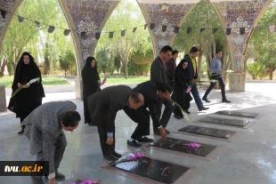 گرامیداشت هفته دفاع مقدس توسط کارکنان دانشگاه فنی استان ایلام با حضور در مزار  شهدای گمنام 2