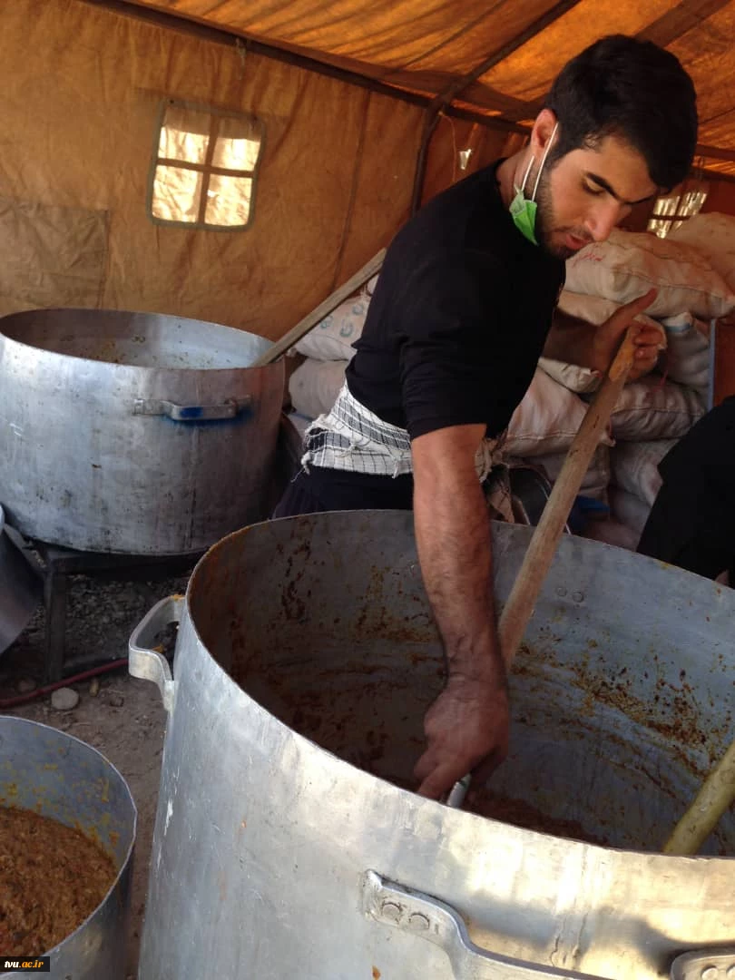 برپائی موکب پذیرائی از زوار اربعین حسینی(ع) توسط بسیج دانشجوئی مرکز پسران ایلام در مرز بین الملی مهران 2