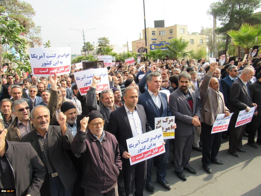 حضور دکتر نقدی سرپرست دانشگاه فنی و حرفه ای استان سمنان و دانشگاهیان دانشکده فنی و حرفه ای پسران سمنان در راهپیمایی انقلابی محکومیت اقدامات اخیر اغتشاشگران و فتنه گران 6