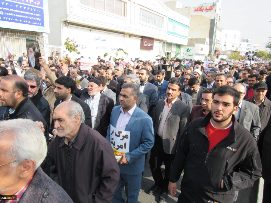 حضور دکتر نقدی سرپرست دانشگاه فنی و حرفه ای استان سمنان و دانشگاهیان دانشکده فنی و حرفه ای پسران سمنان در راهپیمایی انقلابی محکومیت اقدامات اخیر اغتشاشگران و فتنه گران 11