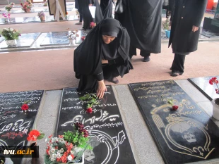 حضور دانشجویان و همکاران و اساتید  بسیجی آموزشکده دکتر معین در گلزار شهدای رشت به مناسبت گرامیداشت هفته بسیج 3