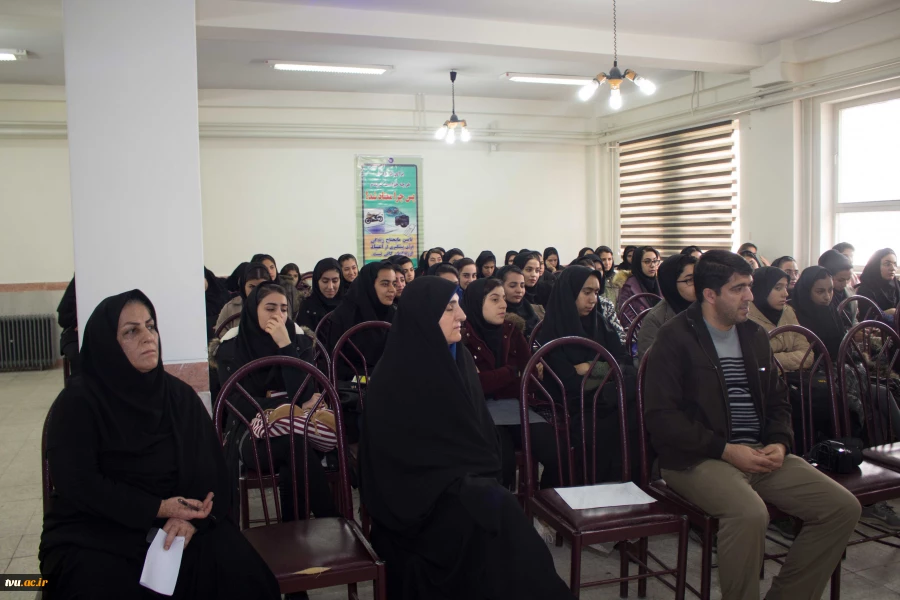 کارگاه آگاه سازی دانشجویان نسبت به آسیب های اجتماعی به مناسبت 16 آذر ماه در آموزشکده فنی و حرفه ای دختران ملایر برگزار شد 4