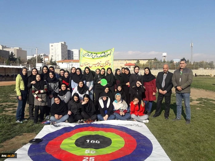 برگزاری مسابقات ورزشی به مناسبت گرامیداشت هفته دانشجو در دانشکده فنی و حرفه ای دختران سمنان 3