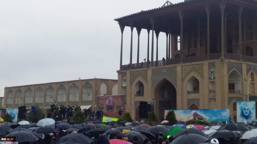 شرکت همکاران دانشکده فنی سروش اصفهان بادیگر اقشار امت حزب اله اصفهان درمراسم سوگواری  وعزاداری سرداردلها شهیدسپهبدحاج قاسم سلیمانی 2