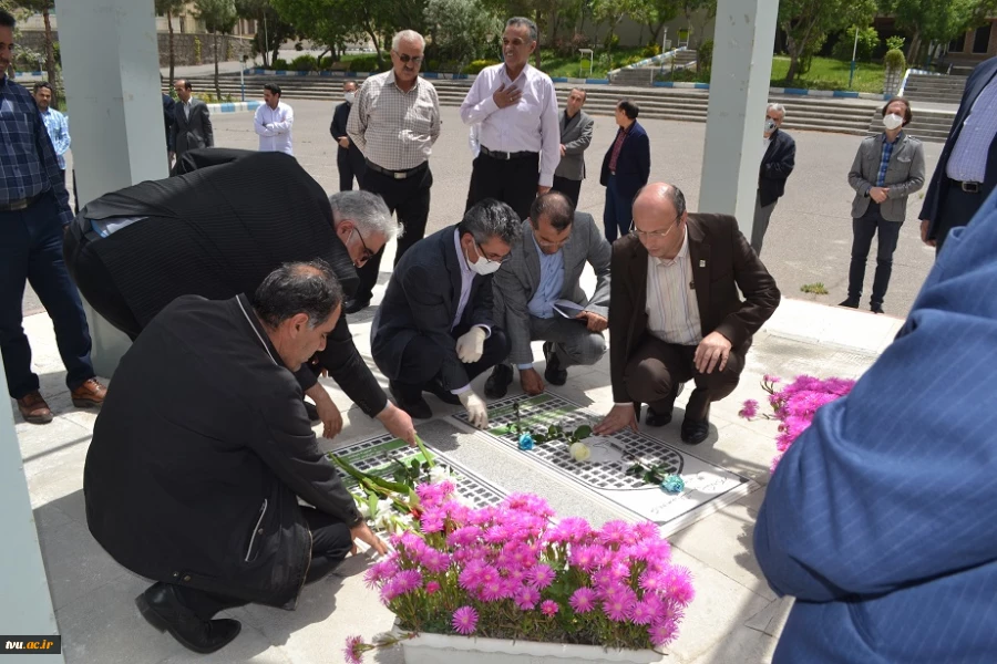 غبار روبی و گل افشانی مزار شهدای گمنام دانشگاه فنی و حرفه ای استان آذربایجان شرقی بمناسبت گرامیداشت سالروز مقاومت، ایثار و پیروزی 8