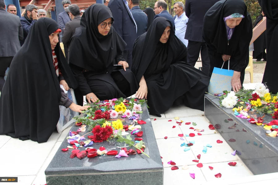 دهمین سالگرد تدفین شهدای گمنام دانشکده ولی عصر(عج) 

این مراسم روز دوشنبه بیست و نهم آبان ماه با حضور خانواده معظم شهدا, مدعوین دانشگاه فنی و حرفه ای و روسای استانی و معاونین تهران و دانشکده شریعتی در سالن اجتماعات دانشکده برگزار شد. 7